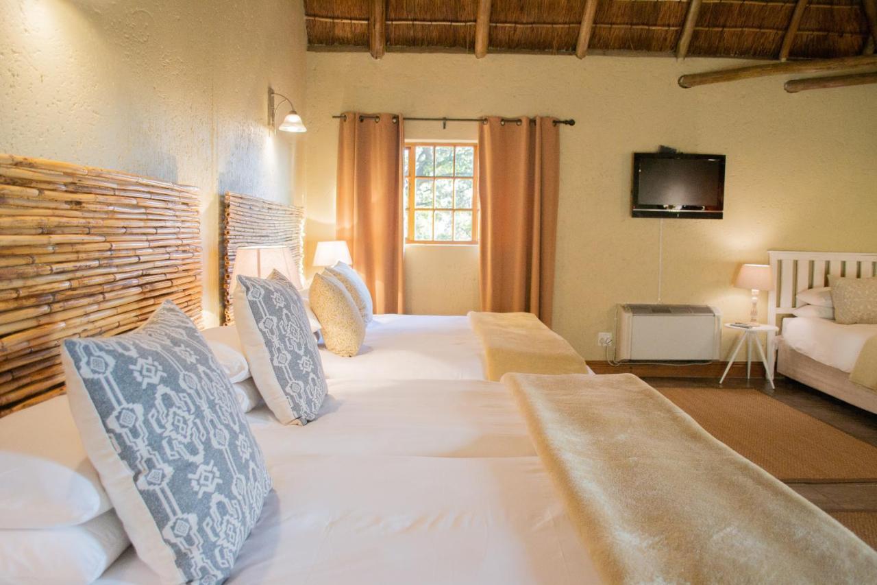 Safari Club Guest Lodge Or Tambo International Airport Kempton Park Exterior foto