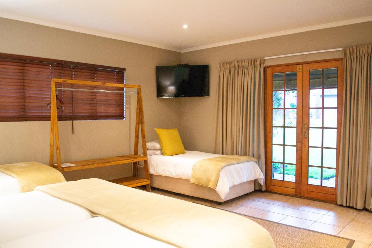 Safari Club Guest Lodge Or Tambo International Airport Kempton Park Exterior foto