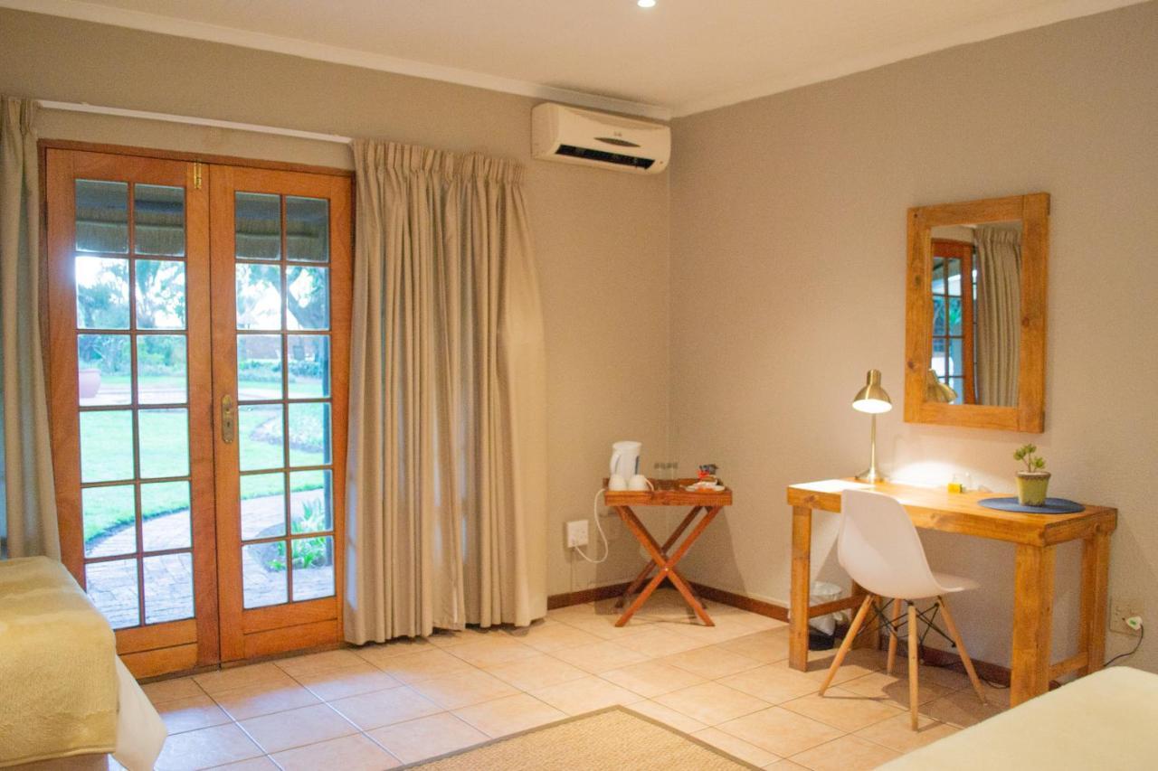 Safari Club Guest Lodge Or Tambo International Airport Kempton Park Exterior foto