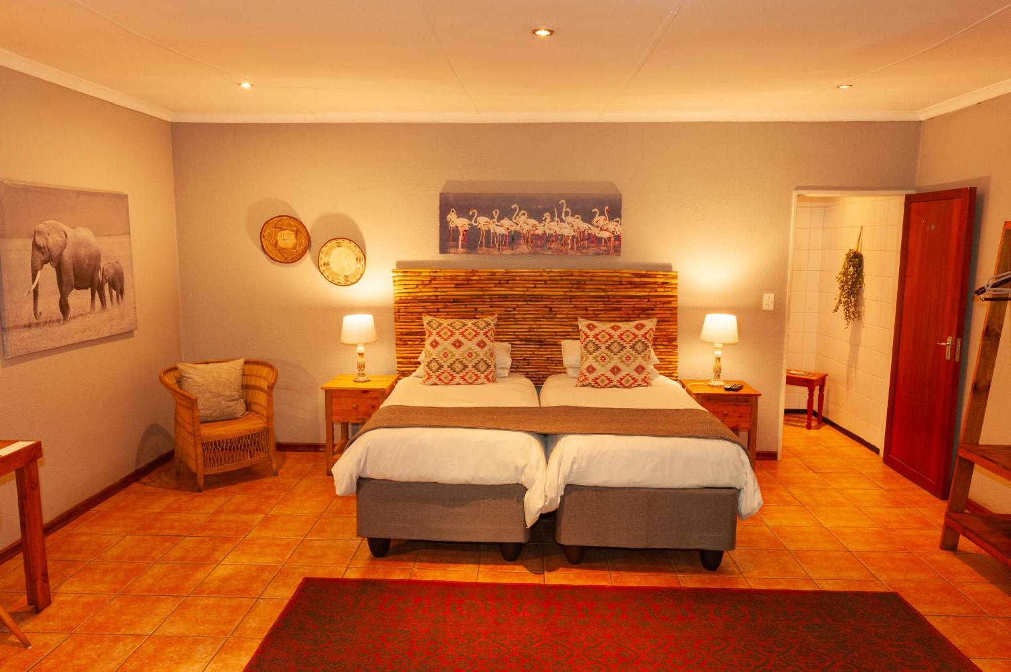 Safari Club Guest Lodge Or Tambo International Airport Kempton Park Exterior foto