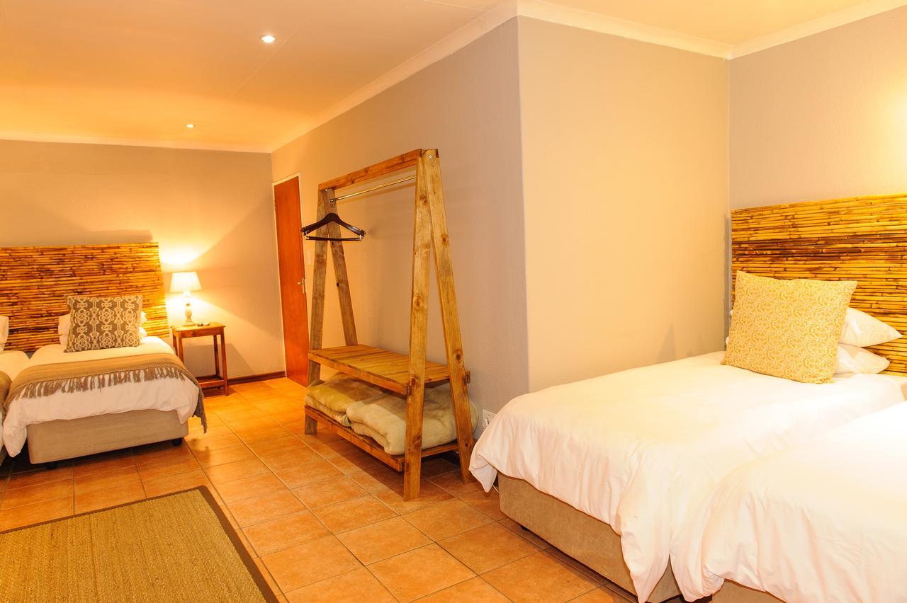 Safari Club Guest Lodge Or Tambo International Airport Kempton Park Exterior foto